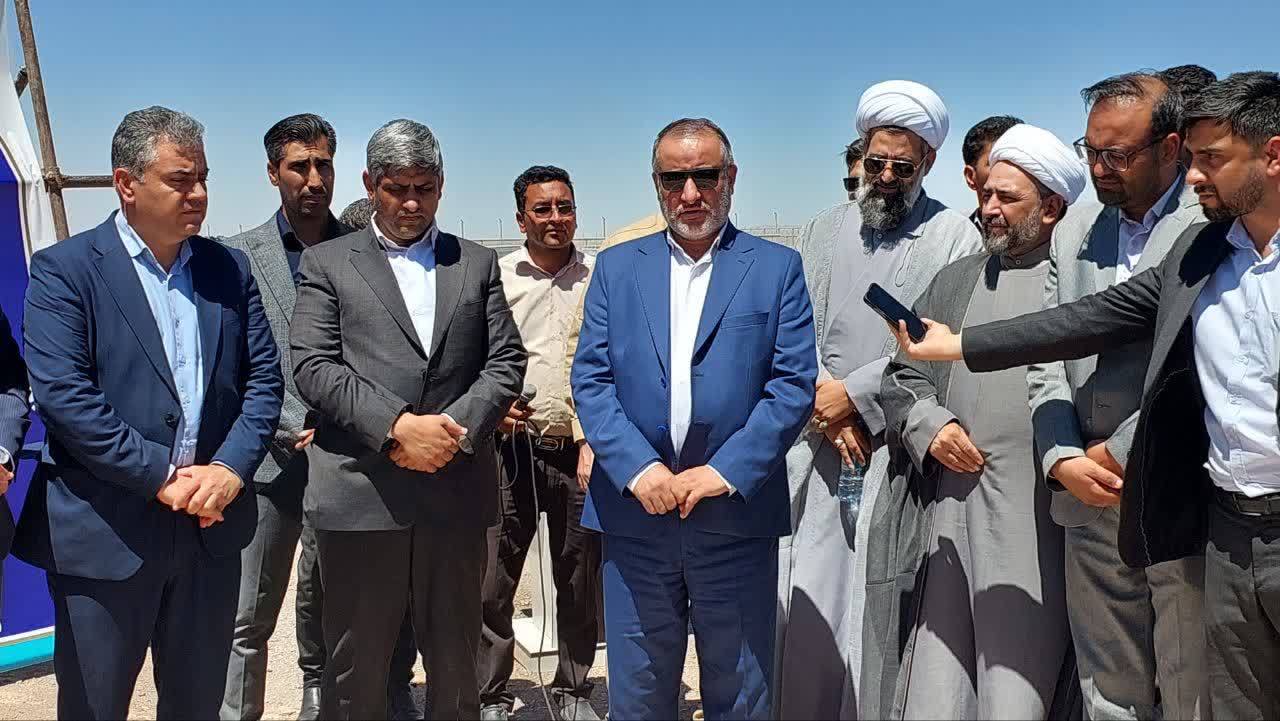  آیین کلنگ زنی نیروگاه خورشیدی ۲۵ مگاواتی 