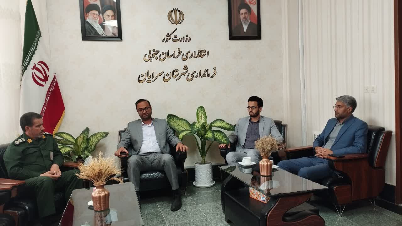 دیدار فرمانده ناحیه مقاومت بسیج، دادستان و رئیس دادگستری شهرستان با فرماندار به مناسبت هفته دولت