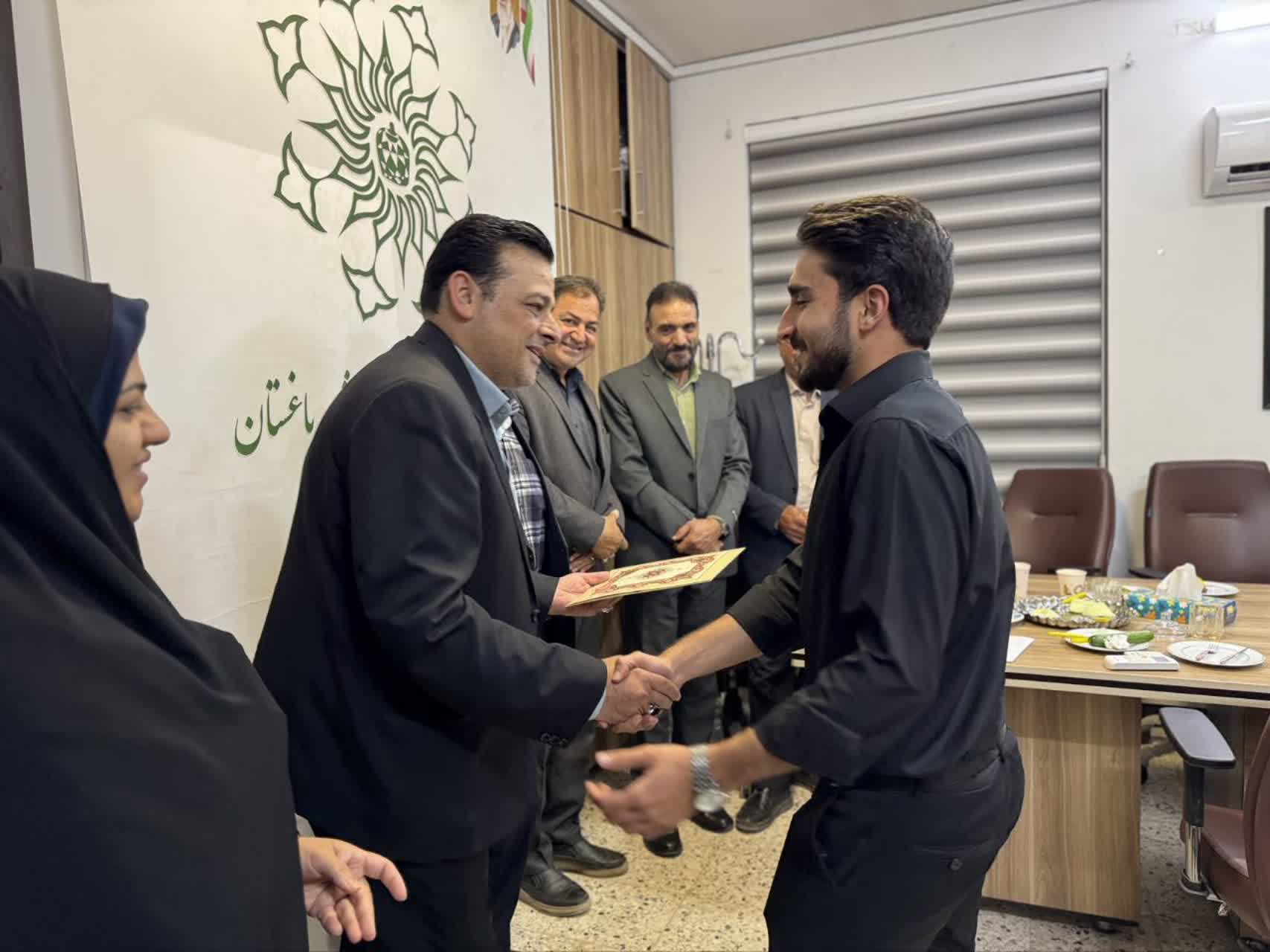 نشست خبری و مراسم تجلیل از خبرنگاران شهرستان فردوس در شهر باغستان