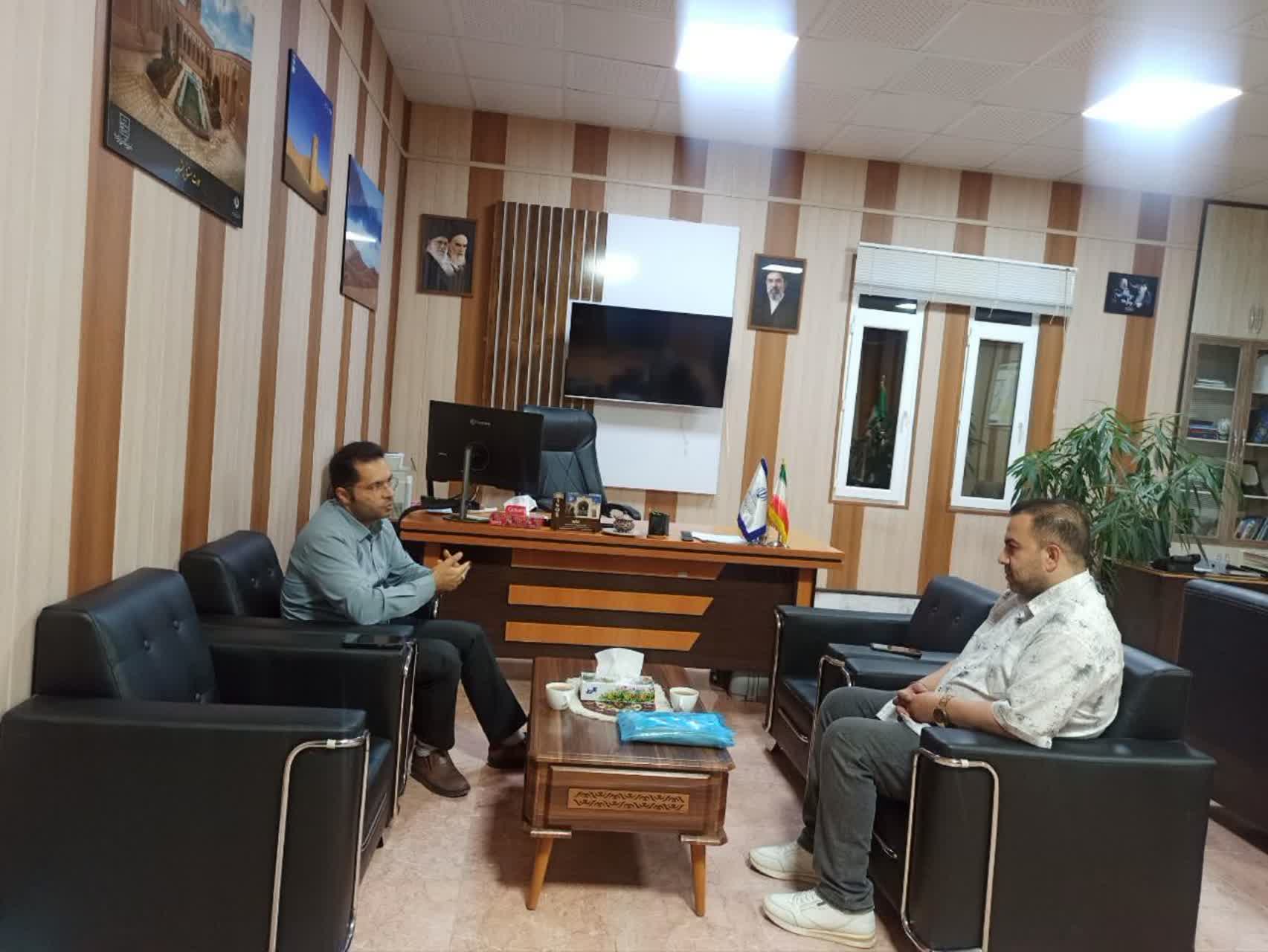 دیدار سرمایه‌گذار بخش خصوصی کارخانه آجرسفال کویر با فرماندار بشرویه