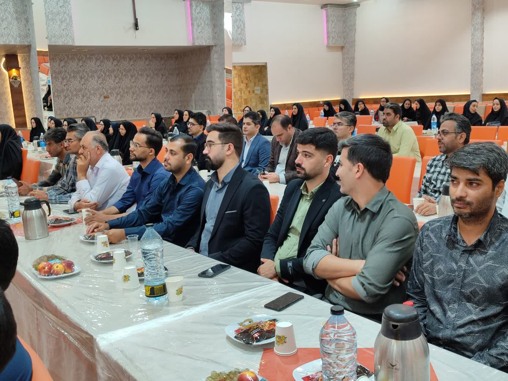 میزبانی شبکه بهداشت و درمان بشرویه از مسئولان و بهورزان خراسان جنوبی