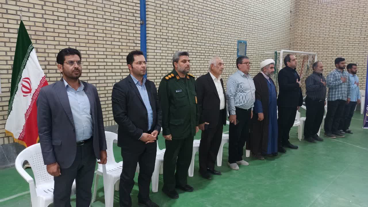 توزیع ۱۲۰۰ بسته لوازم التحریر میان دانش‌آموزان نیازمند بشرویه