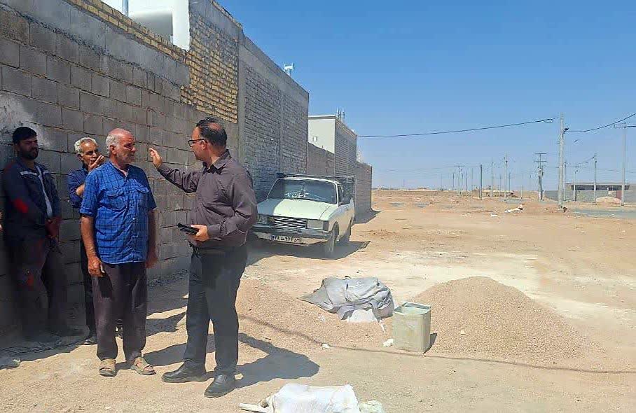 بازدید بخشدار مرکزی از روستای حاجی آباد و بررسی مشکلات اهالی