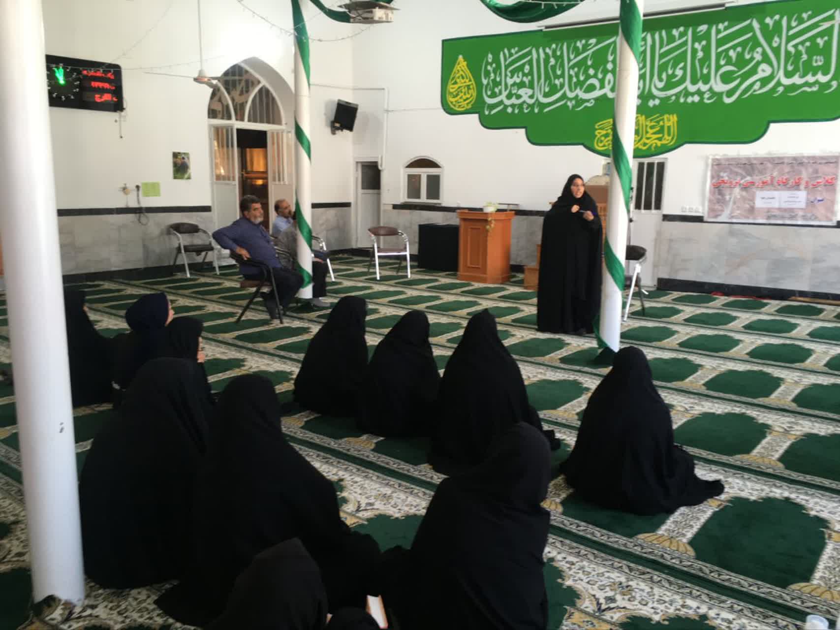 آموزش روش‌های نوین مبارزه با آفات انار به بانوان باغستان علیا
