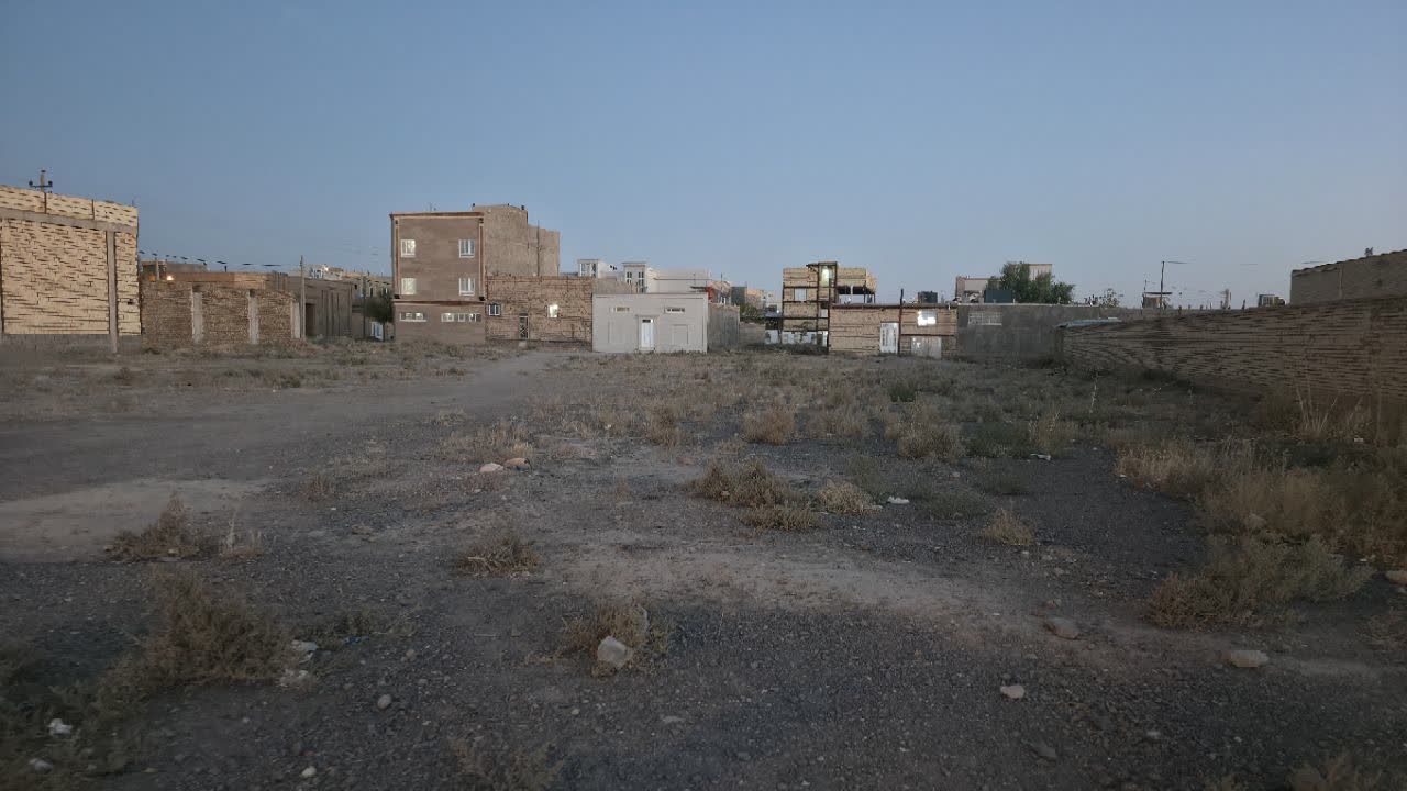 بازدید فرماندار فردوس از زمین احداث ساختمان شبکه بهداشت و درمان