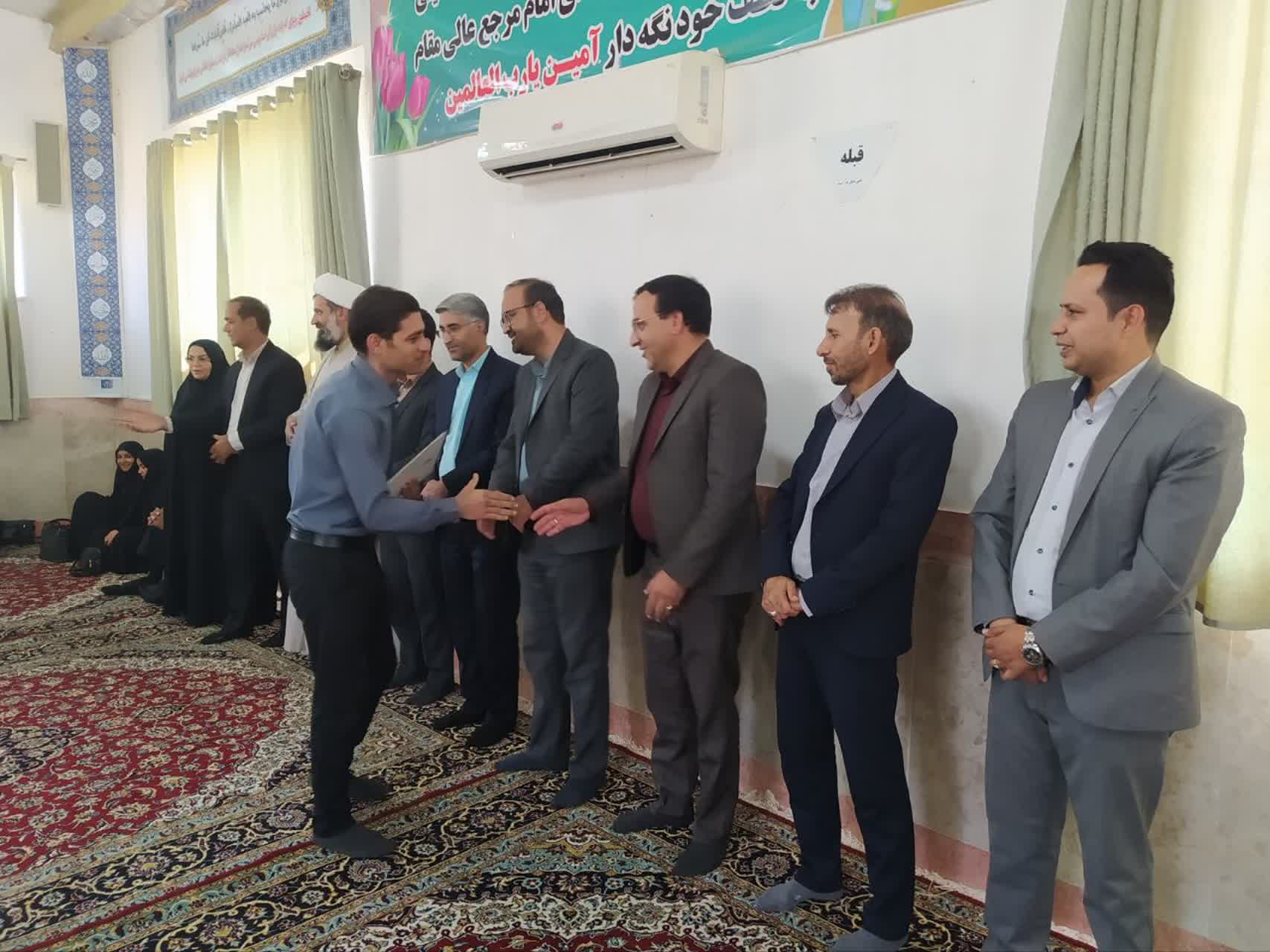 تجلیل از دهیاران شهرستان سرایان به مناسبت روز ملی روستا و عشایر