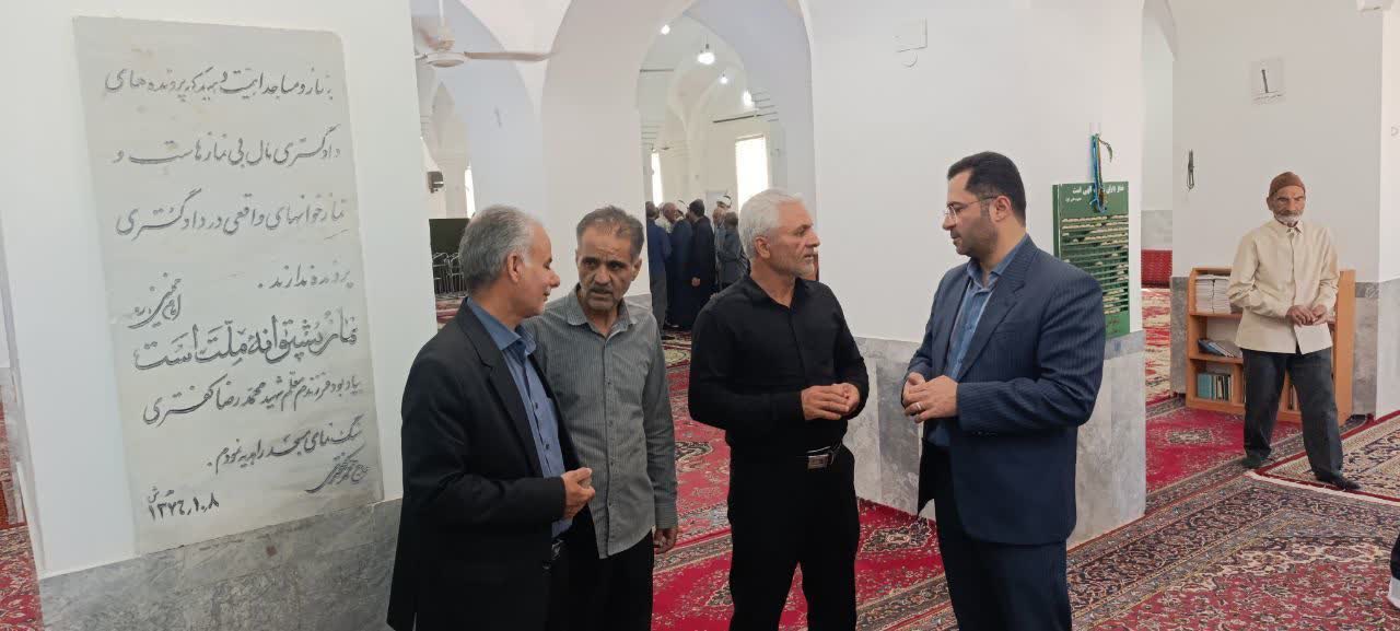 دیدار چهره به چهره فرماندار بشرویه با نمازگزاران ارسک
