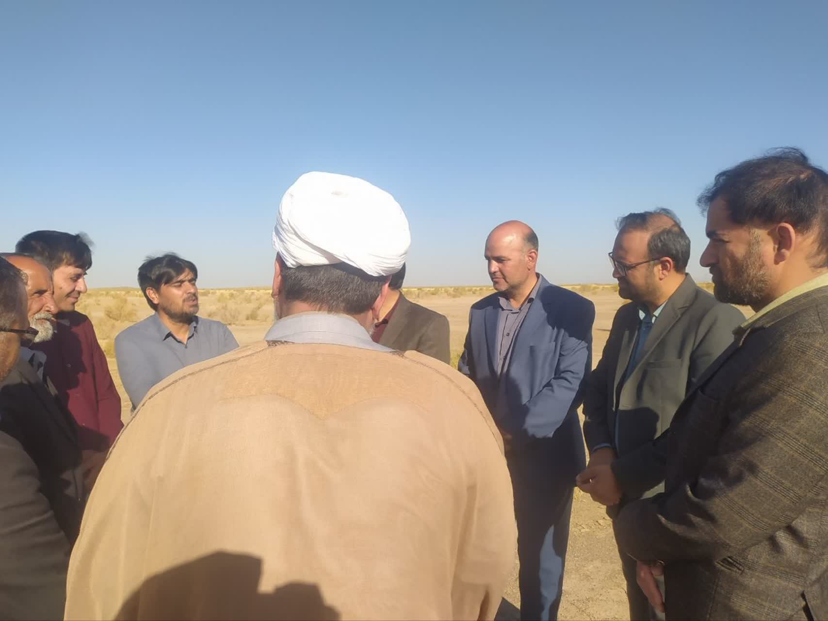 بازدید فرماندار شهرستان سرایان از زمین شهرک حمل