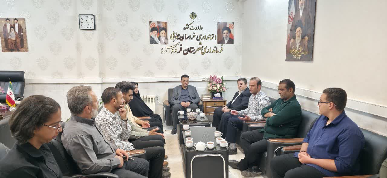 دیدار اعضای مؤسسه فرهنگی نبوت با فرماندار فردوس
